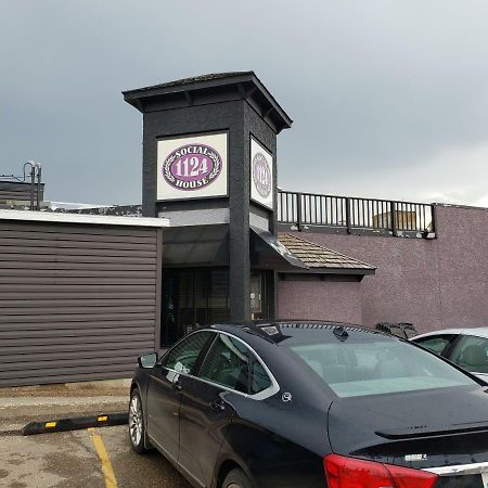 Tower Inn Estevan Exterior photo